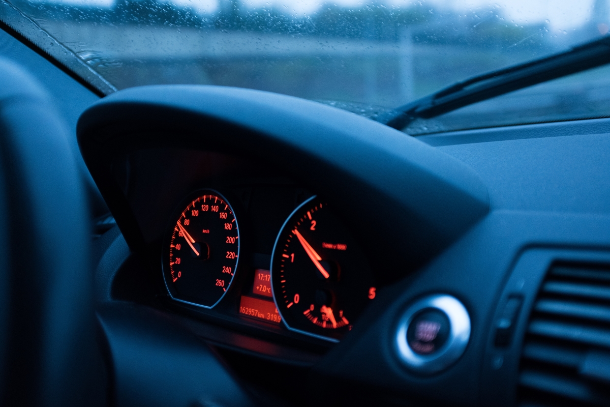 A picture of car dashboard symbolizing page speed in Shopify